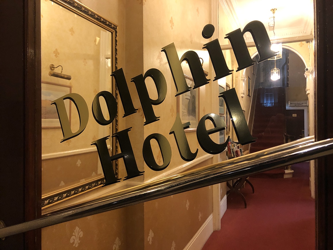 dolphin-hotel-paddington-front-door-bestplacetostayinlondon.com