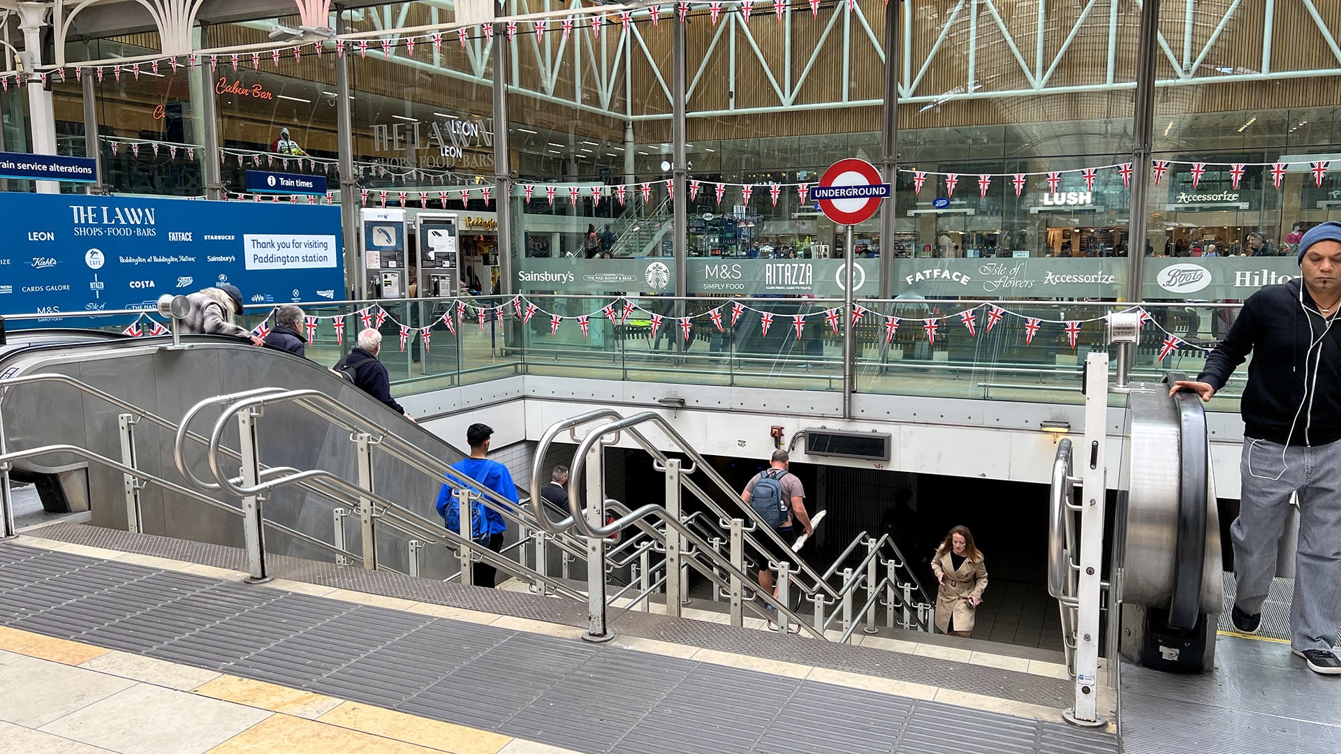 entrance-to-london-underground-at paddington-station
