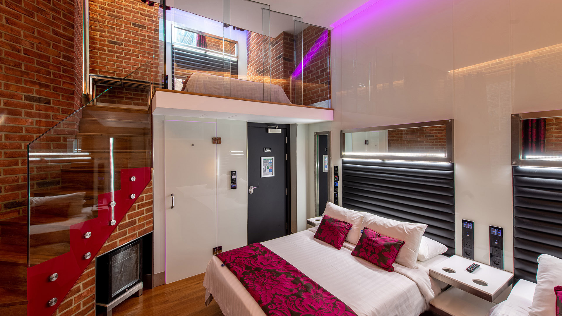 Modern hotel room at Stylotel Paddington